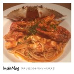 CUCINA - ワタリガニのトマトソースパスタ。
                        
                        カニがこっち見てる〜ぅ。σ(^_^