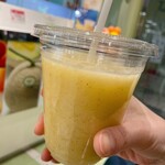 新宿高野 - ドリンク写真:台湾パイン&ゴールドキウイ