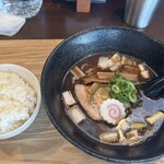 ライフイズビューティフル らぁ麺アンドカフェバー - 