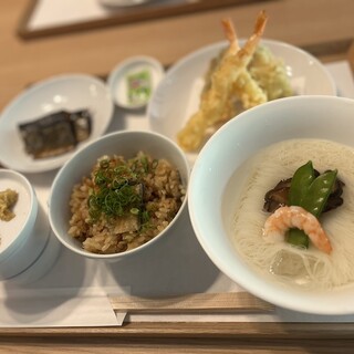三輪山本 お食事処_1