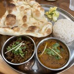 safed - 料理写真:カレー２種盛り（ミニライス＆ミニナン）