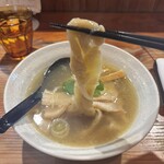 純手打ち 麺と未来 - 圧巻な太さ