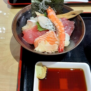 とれとれ市場 鮮魚コーナー_0