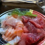イオン - 料理写真:まかない丼(¥750税込み)お刺身買うよりお得です