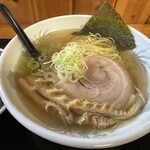 ラーメン もつ煮 マルコ - 「塩ラーメン」です。"赤大屋"さんから受け継いだ当時のビジュアルそのままでした！