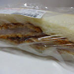 パン工場 - 豚ヒレカツサンド　129円