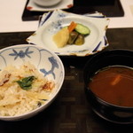 仙郷樓 奥の樹々 - 