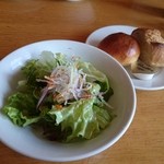 イル　ジャルディーノ - Bランチ(950円) パン&サラダ