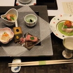 仙郷樓 奥の樹々 - 