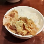 めん家 竹治郎 - 豚丼作りました　その後残したご飯はタレに投入