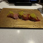 琉球回転寿司 海來 - 本まぐろ贅沢三点握り