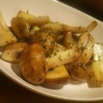 T’ｓ - Bigマッシュルームのバター焼き