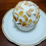 Equal - 甘夏のポロネーズメレンゲの下はブリオッシュ