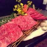 肉問屋 - 赤身盛合せ