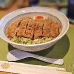 農家食堂はるな - 南部福来豚のカツラーメン