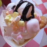 お弁当&クレープのお店〜たっくんち〜 - 謎くれーぷは、ホイップクリームとマシュマロメイン
