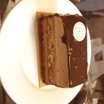 パティスリー リョーコ - チョコとナッツのケーキ1個540円ボヌール