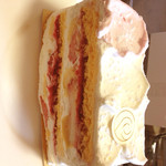 パティスリー リョーコ - いちごのショートケーキ1個480円ボヌール