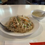 台湾料理故宮 - 炒米粉・焼きビーフン（950円）
