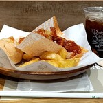 bb.q OLIVE CHICKEN cafe - 