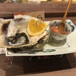 藁焼 みかん - 岩牡蠣