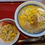 8番らーめん - 料理写真: