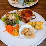 カフェ ぴど - セットの前菜✨✨ケーキが付くパスタBセットは1450円✨✨
