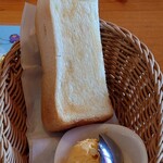珈琲所コメダ珈琲店 - モーニング②山食パン＋バター＋たまごペースト