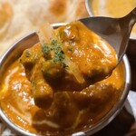 Indian Kitchen Churiya - ①野菜カレー(人参&隠元豆等々)
                      トマト系カレーがベース、スパイシーですが辛さは僅かにあるくらい、人参と隠元豆の甘みを感じます
