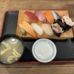 浜焼き海鮮居酒屋 大庄水産 - 【2026.5.11(日)】水産握り寿司10貫セット（寿司10貫＋味噌汁）1,380円