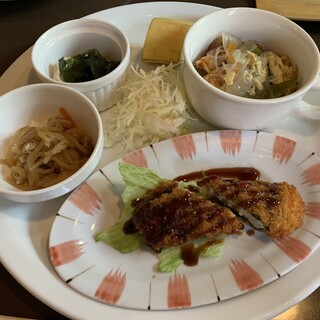 ティーラウンジ・ダイアナ_0