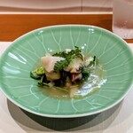 對馬 - 貝類と蛍烏賊、山菜の炒め物
