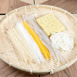 タムジャイ麻辣湯 - サービス麺は常時4種類