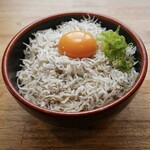 ダイニングキッチン くら - 釜揚げしらす丼
