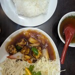 辰己苑 - サービス定食