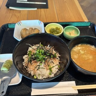 湧水飯釜 大王庵_1