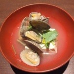 ひのと - H27.03.13  お通し 蛤の湯豆腐