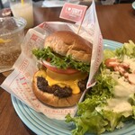 TEDDY'S BIGGER BURGERS - 