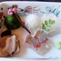 阿寓 - ３種の刺身（サザエ・鯛・？