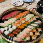 回転寿し トリトン - 料理写真: