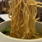 鶏白湯麺 蔭山樓 - 料理写真:麺リフト