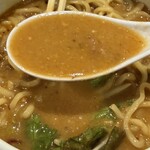 鶏白湯麺 蔭山樓 - スープ