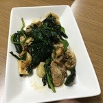 おもてなし - 牡蠣とほうれん草のガーリック炒め