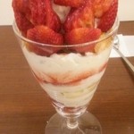 ミルク&パフェ よつ葉ホワイトコージ - 