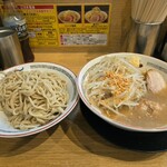 ラーメン豚山 - 料理写真: