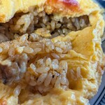 伊勢屋 - 中身はテカテカに輝くポークライス！