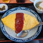 伊勢屋 - オムライス（スープ、漬物つき）