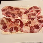 幸楽苑 - 牛テール　　真ん中はシッポの骨