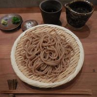 自家製粉石臼挽きうどん 青空blue 本店 - 自家製粉粗挽きざるうどん 820円