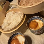 牛タンとクリスピー餃子 ひまわり - せいろ麦飯と、とろろの卵黄醬油漬け